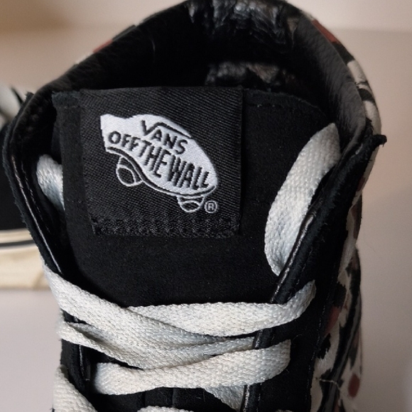 Vans Red and Black Sk8-Hi Sneakers High-Top Design - Picture 3 of 8